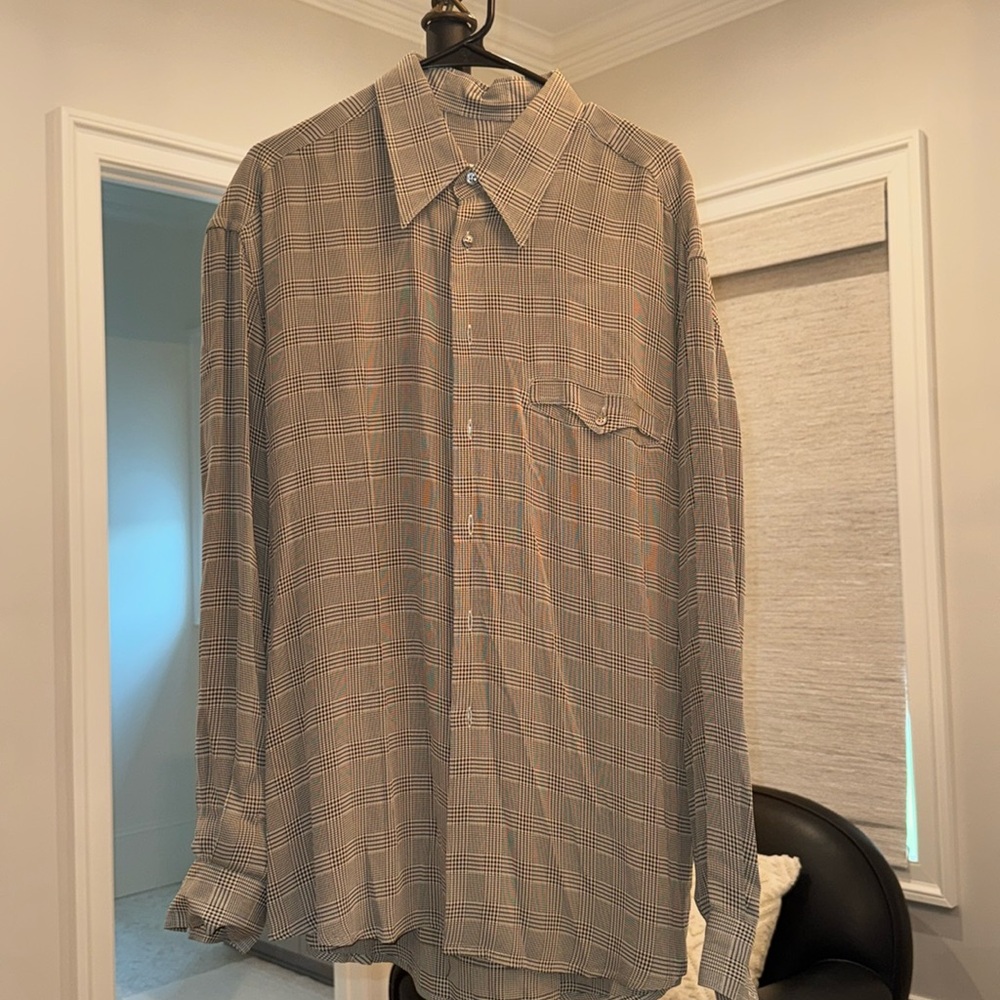 Men's dress shirt
Plaid